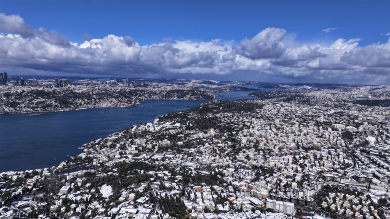 Kar Uyarısı: İstanbul'da Okulların Açıldığı Gün Soğuk Hava ve Yağış Etkisine Dikkat Edin