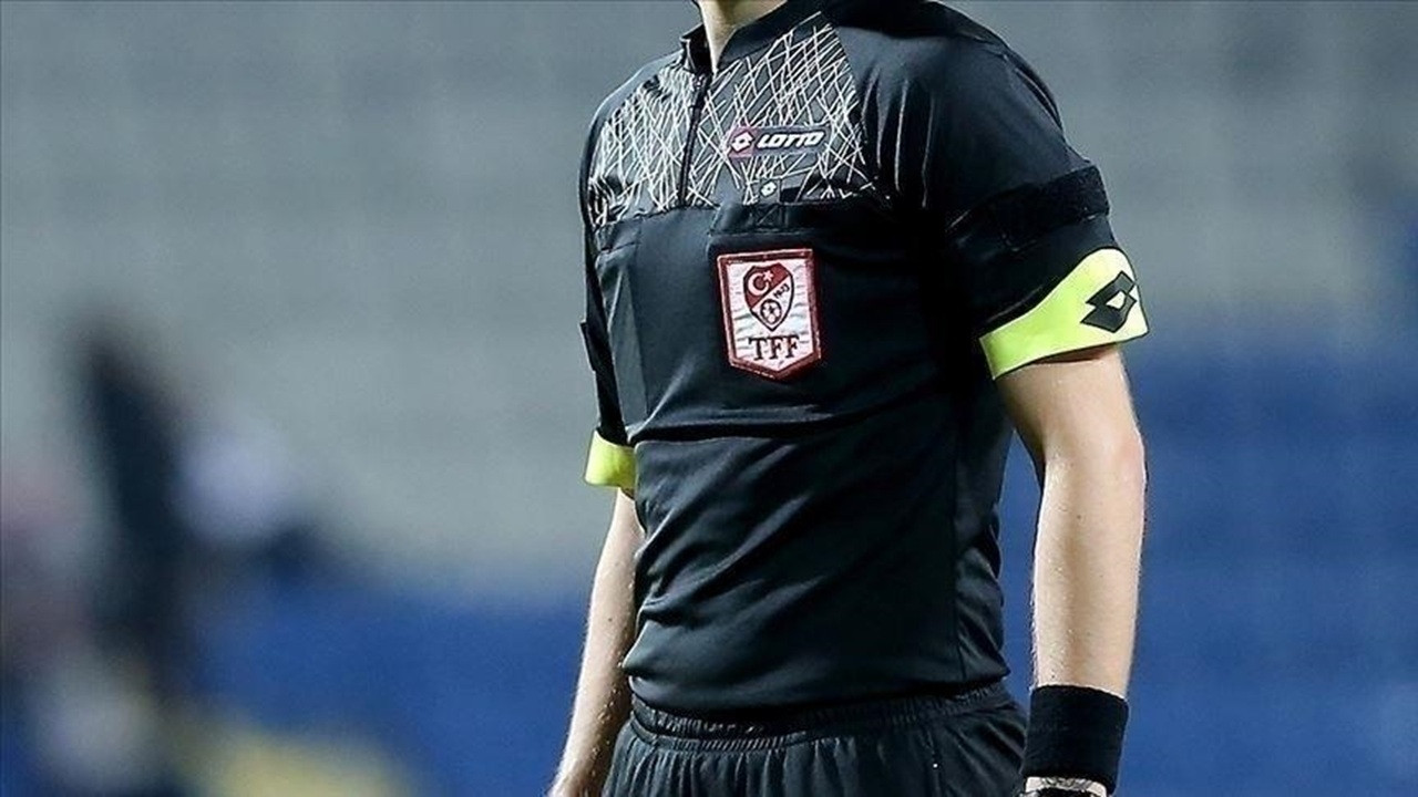 Yeni sezonda görev yapacak üst klasman ve VAR hakemleri açıklandı
