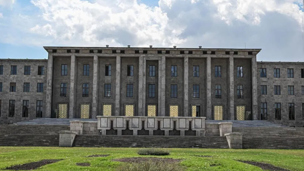 TBMM'de Stajyer Kız Öğrencilere İstismar Yaptığı Sanılan 3 Sanık Tekrar Tutuklandı