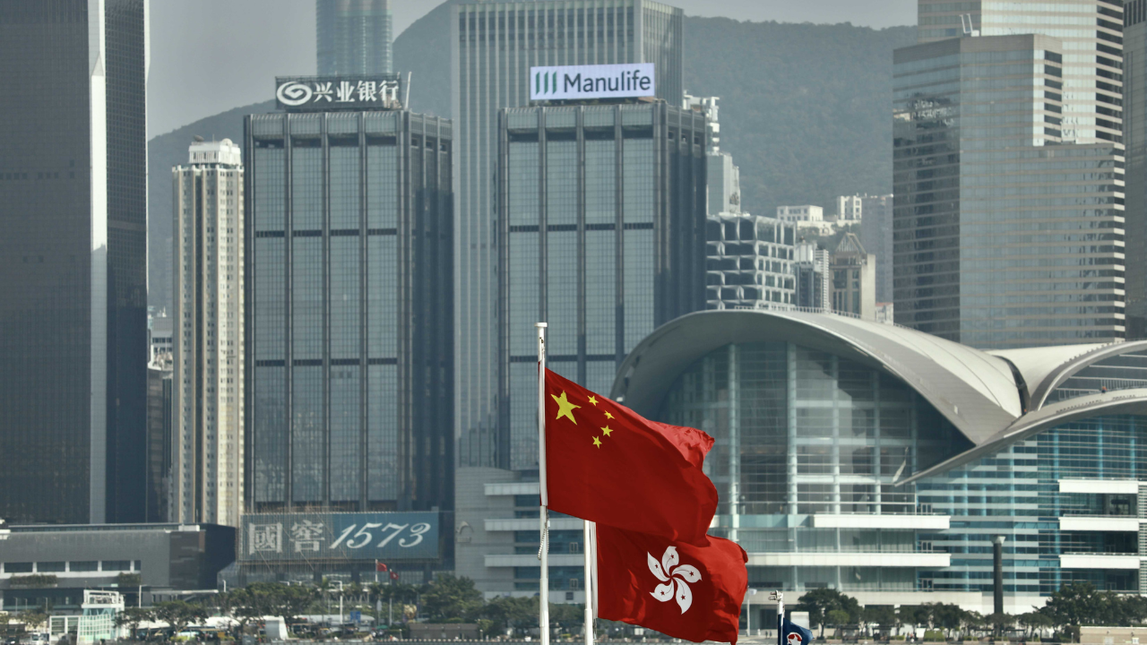 Hong Kong'un son muhalefet partisi dağıldı