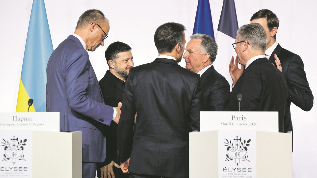 Lacivert Uniformu: Avrupa'nın Yönetici Elitin Sembolü