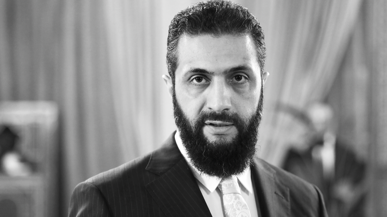 Suriye’de Kürt Bölgesindeki Güç Çekişmesinin Önemi Son haftalarda, Suriye'de yaşanan büyük güç çekişme, devletin nihai statüsünün bir ön sembolü gibi görünüyor. Özellikle Kürt nüfusun yoğun olduğu iki bölge üzerindeki durumu incelersek, daha fazlasını a