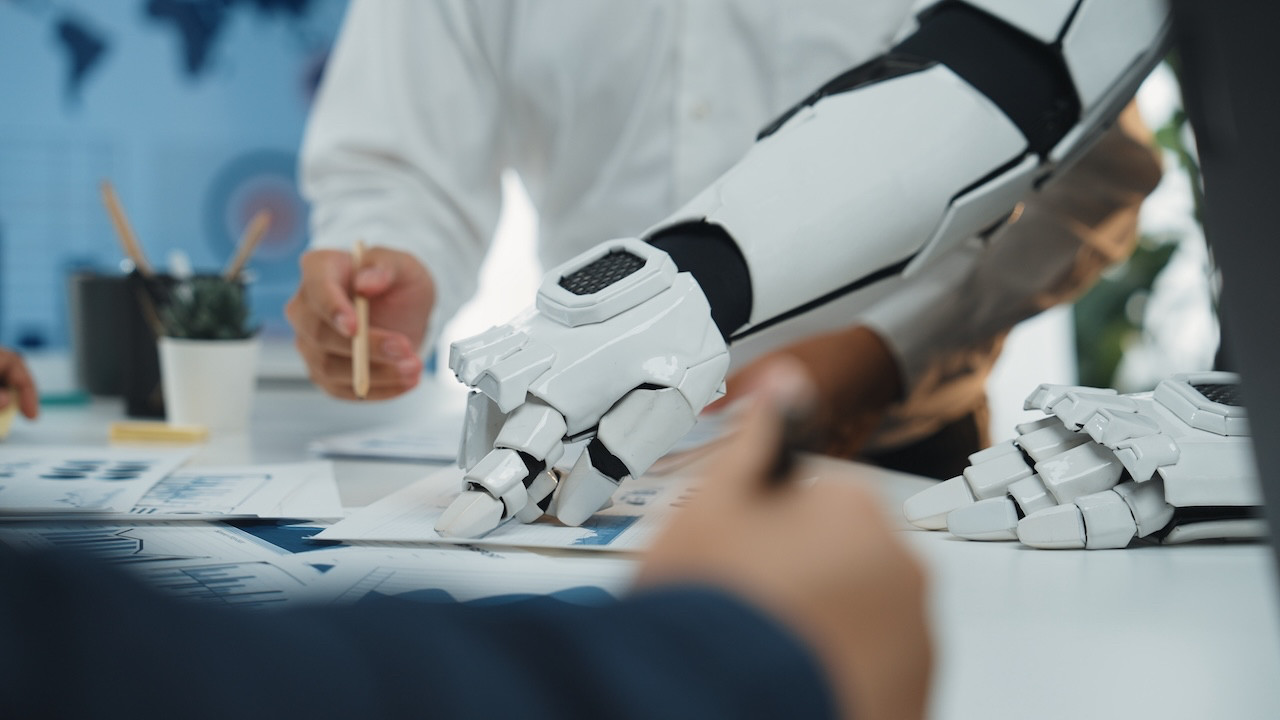 Adam Smith'in Ekonomi Teorisi: Piyasa Mekanizması ve Dengeler