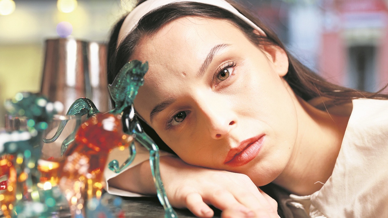 Tennessee Williams'ın The Glass Menagerie: Uğur Kanbay Rejisiyle Yeniden Canlanıyor