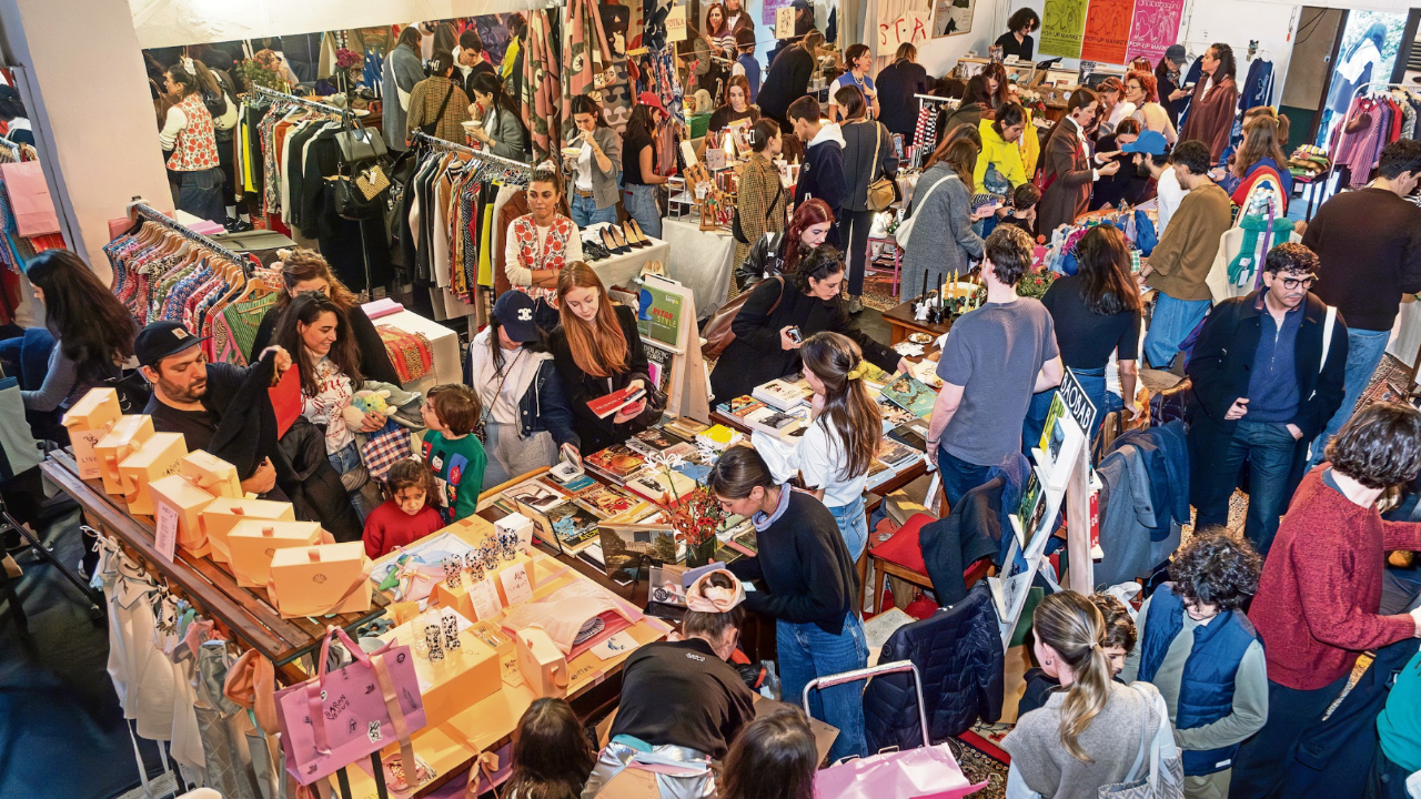 Anababagünü: İstanbul'un Çarşı-Pazari - Kalabalık ve Çevik Pop-Up Pazar