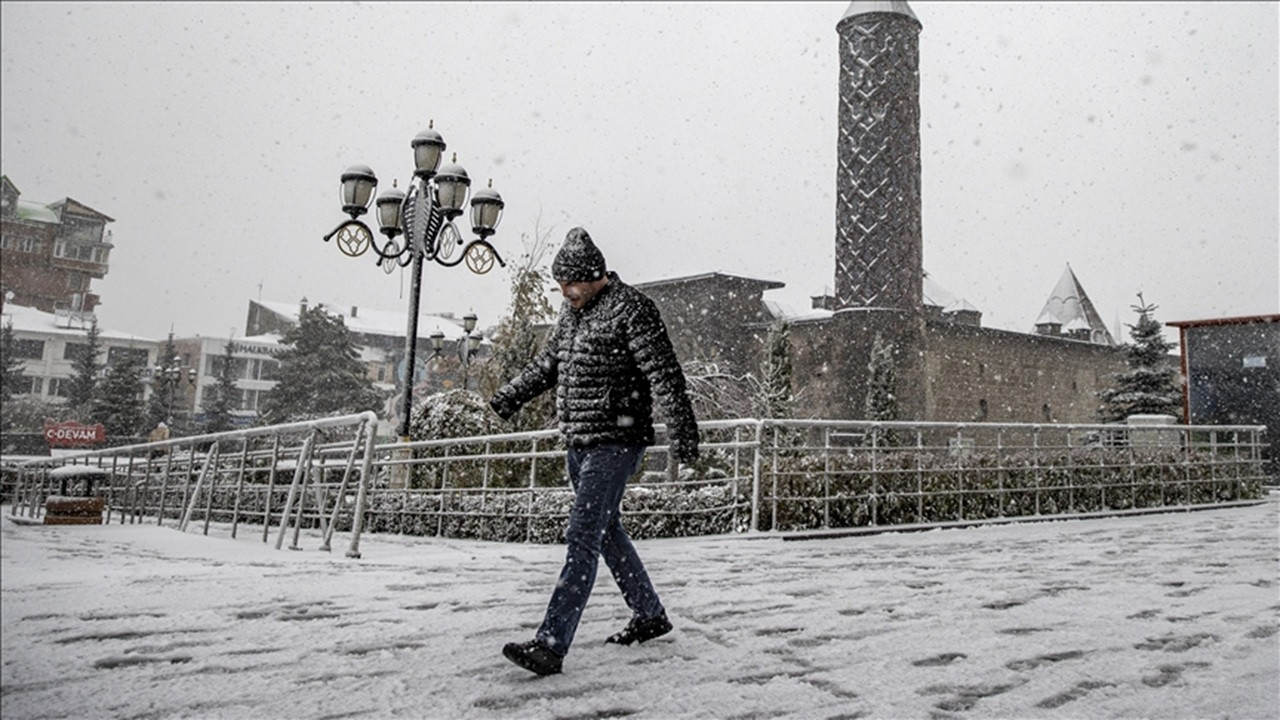 Hafta Sonu Hava Durumu: Karla Karışık Yağmurlar ve Kuvvetli Yağışlar Bekleniyor