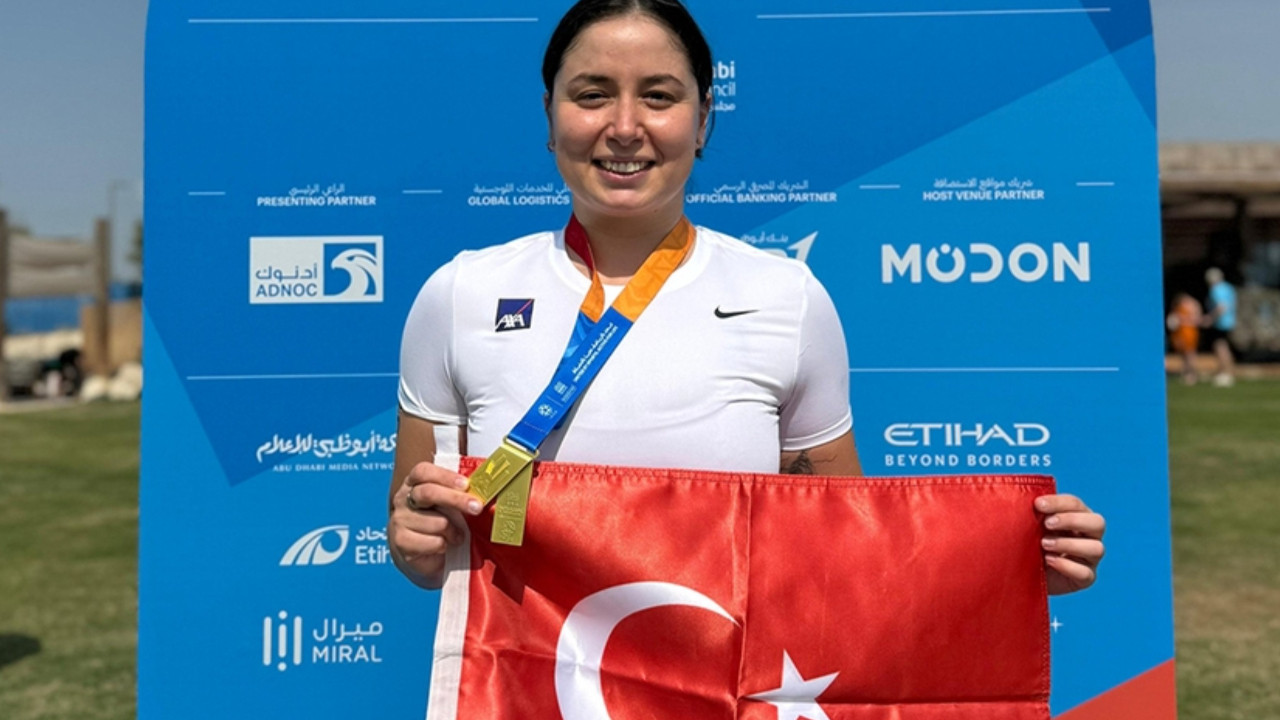 Bengisu Avcı Dünya Master Oyunları Şampiyonu - 5 Bin Metre Yüzme