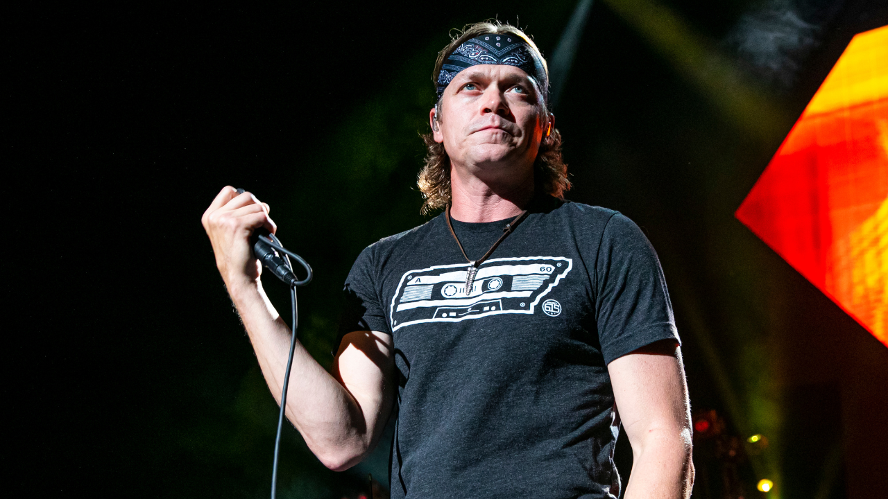 3 Doors Down Kurucusu Brad Arnold Ölümü - Billboard Hitlerini Yeniden Tanımlayan Solisti