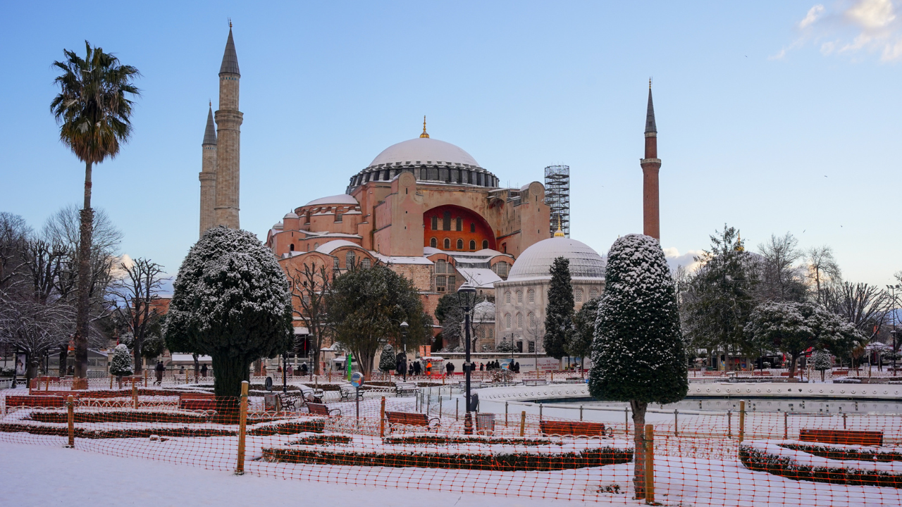Türkiye'nin Turizm Geliri Rekor Kırma: Konaklama Sektörü 65.2 Milyar Dolar