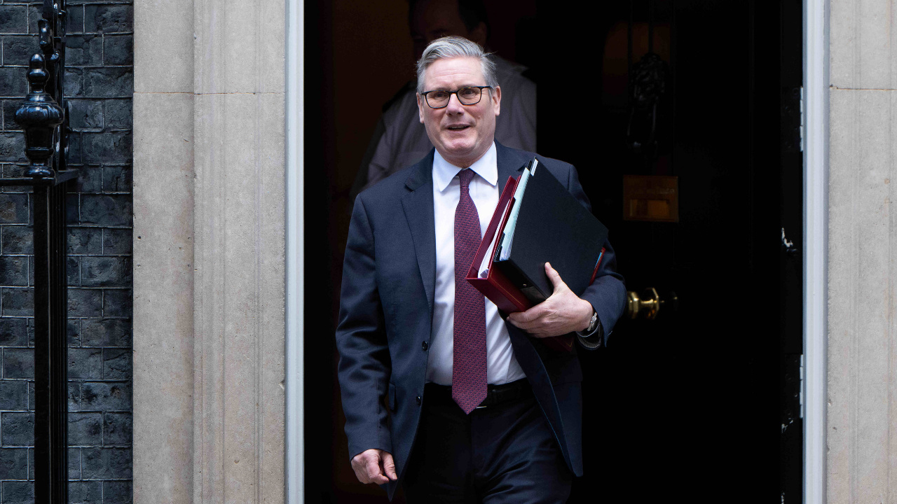 Epstein Skandalı Britanya Hükümetini Sarsıyor: Starmer İstifa Durumu