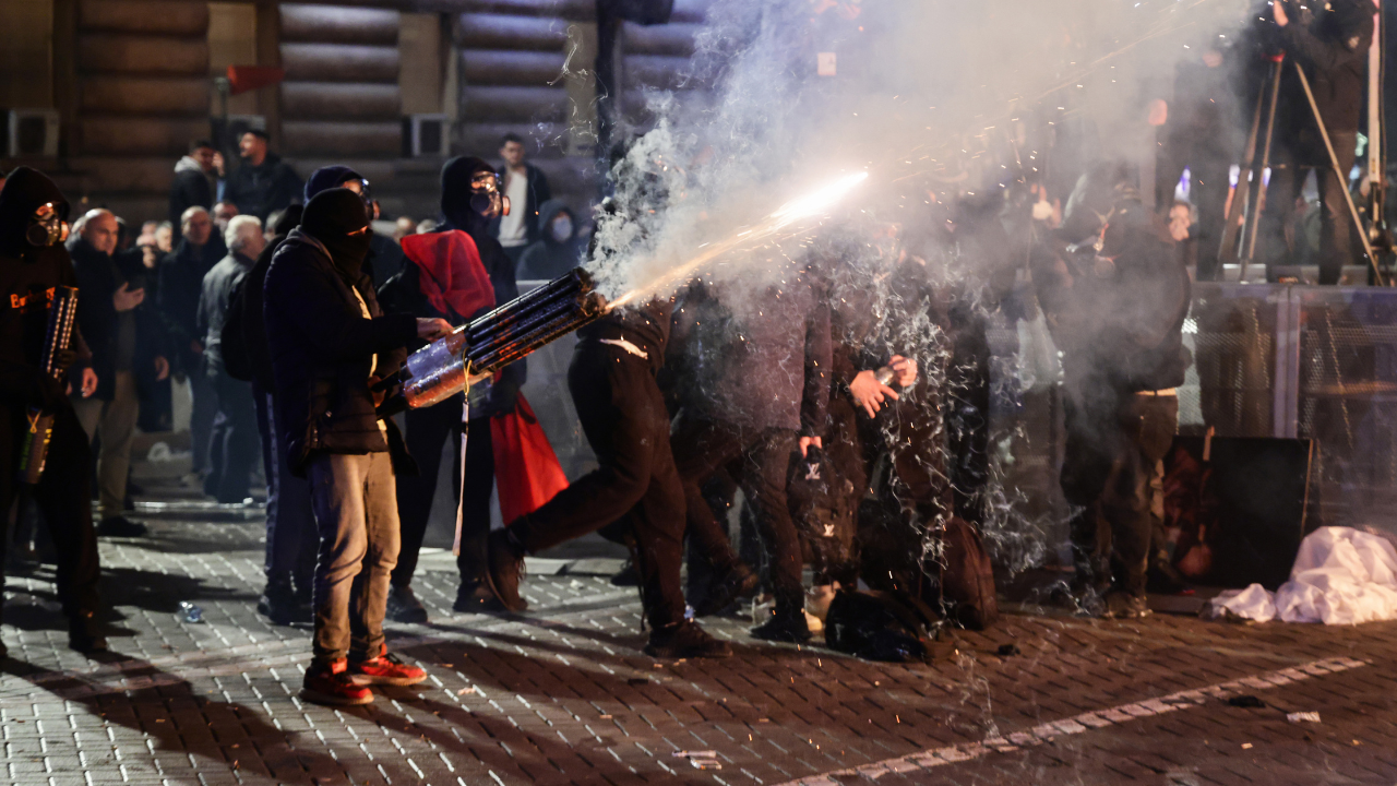 'Arnavutluk'taki Protestolar: Çatışma Haline Geldi'