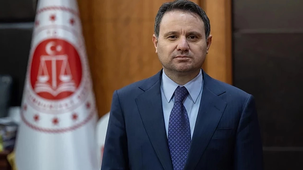 HAKIMLIKDEN BAŞSAVCILIKA: AKIN GÜRLEK KİMDIR?