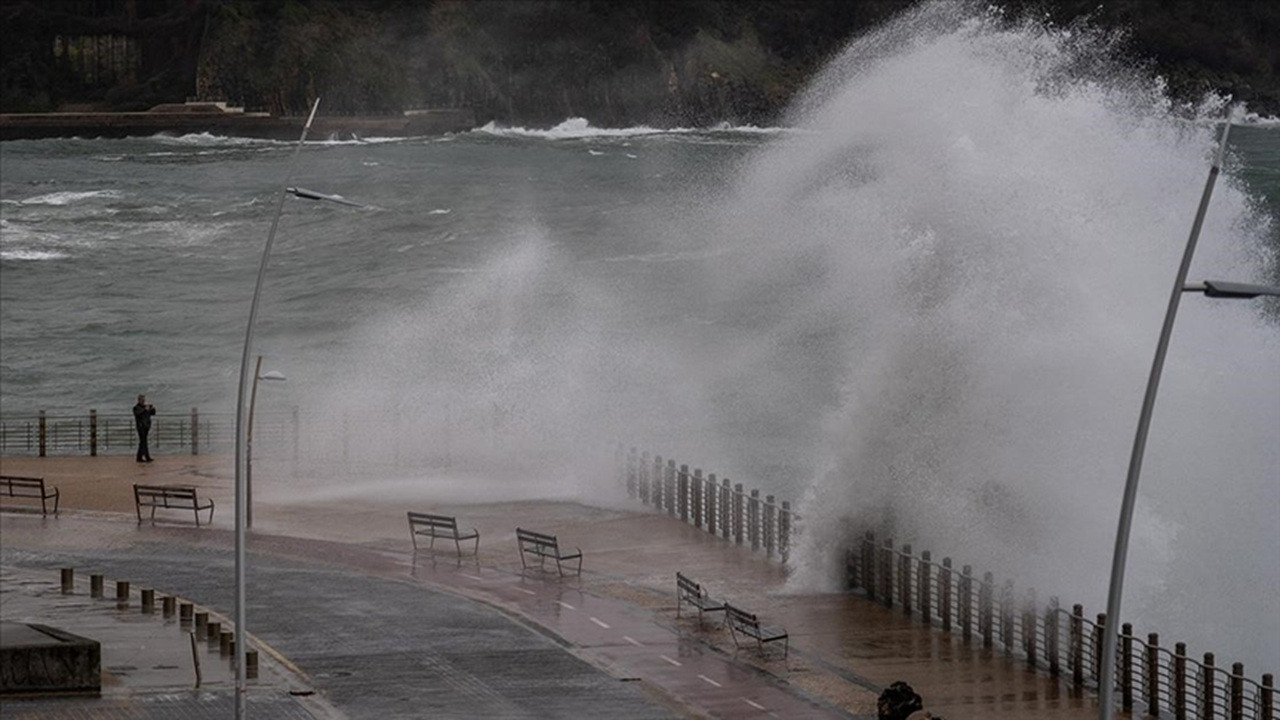 #RuzgardaElPratHavalimanıUçağıİptalEdildi