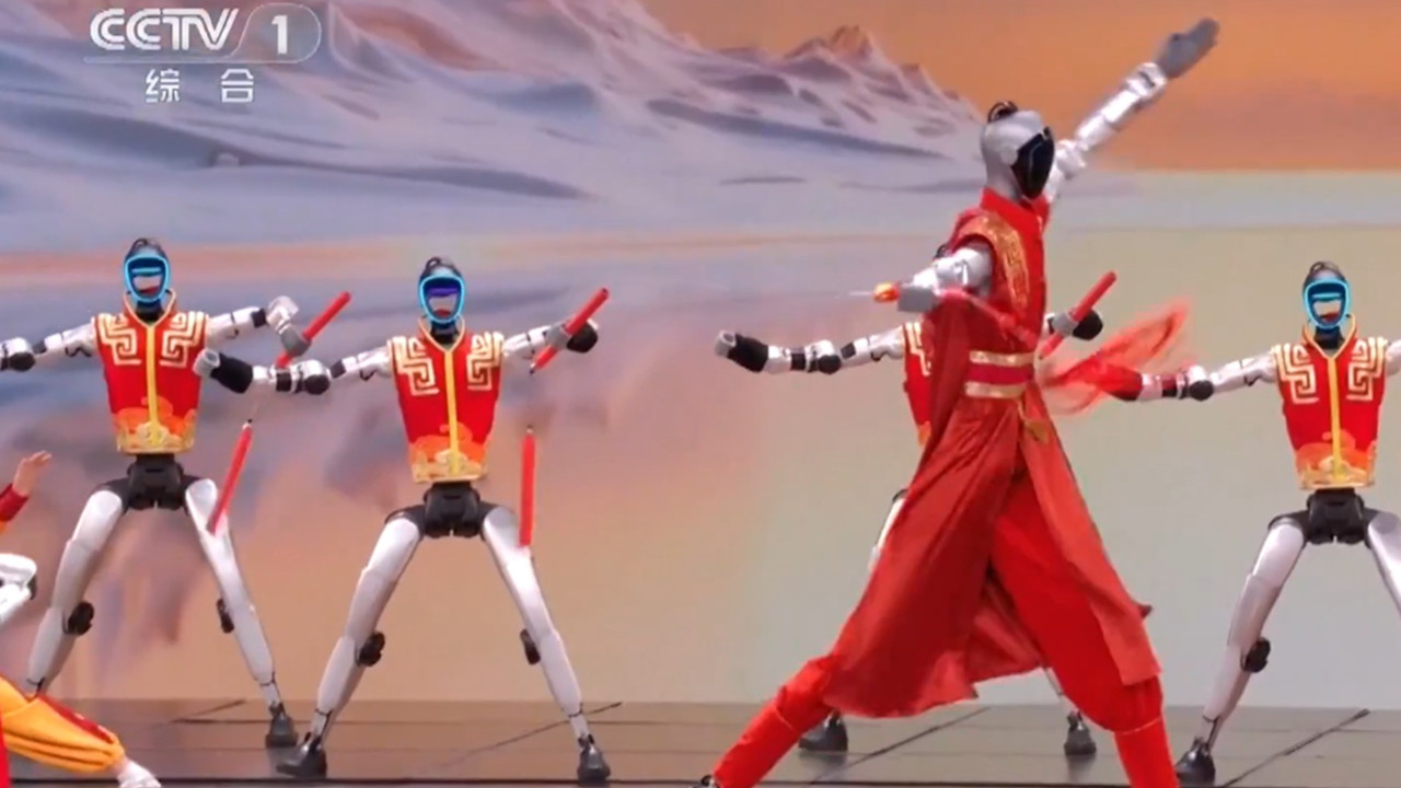 Çin'de insansı robotlar bu kez 'kung fu' yaptı
