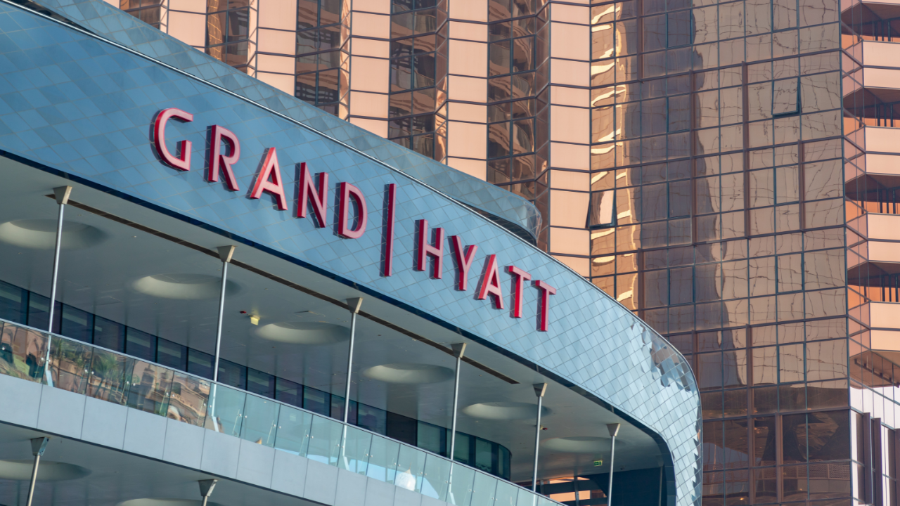 Epstein belgelerinde adı geçen Hyatt Otelleri'nin varisi görevinden ayrıldı