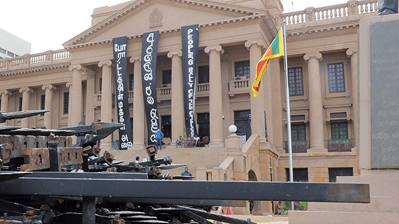 Sri Lanka'da milletvekillerinin emekli maaşları kaldırıldı