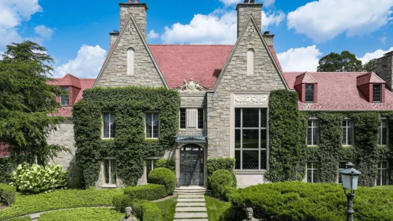 The New York Times'ın yayıncısı için inşa edilmişti: Hillandale Estate 75 milyon dolara yeniden satışta