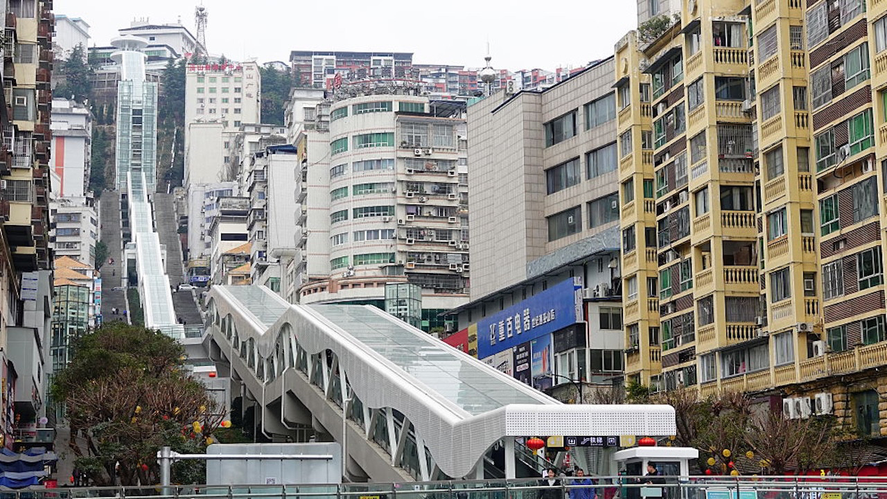 Bir kilometreye yakın uzunluğuyla rekor kırdı: 

Çin'den dünyanın en uzun açık hava merdiveni