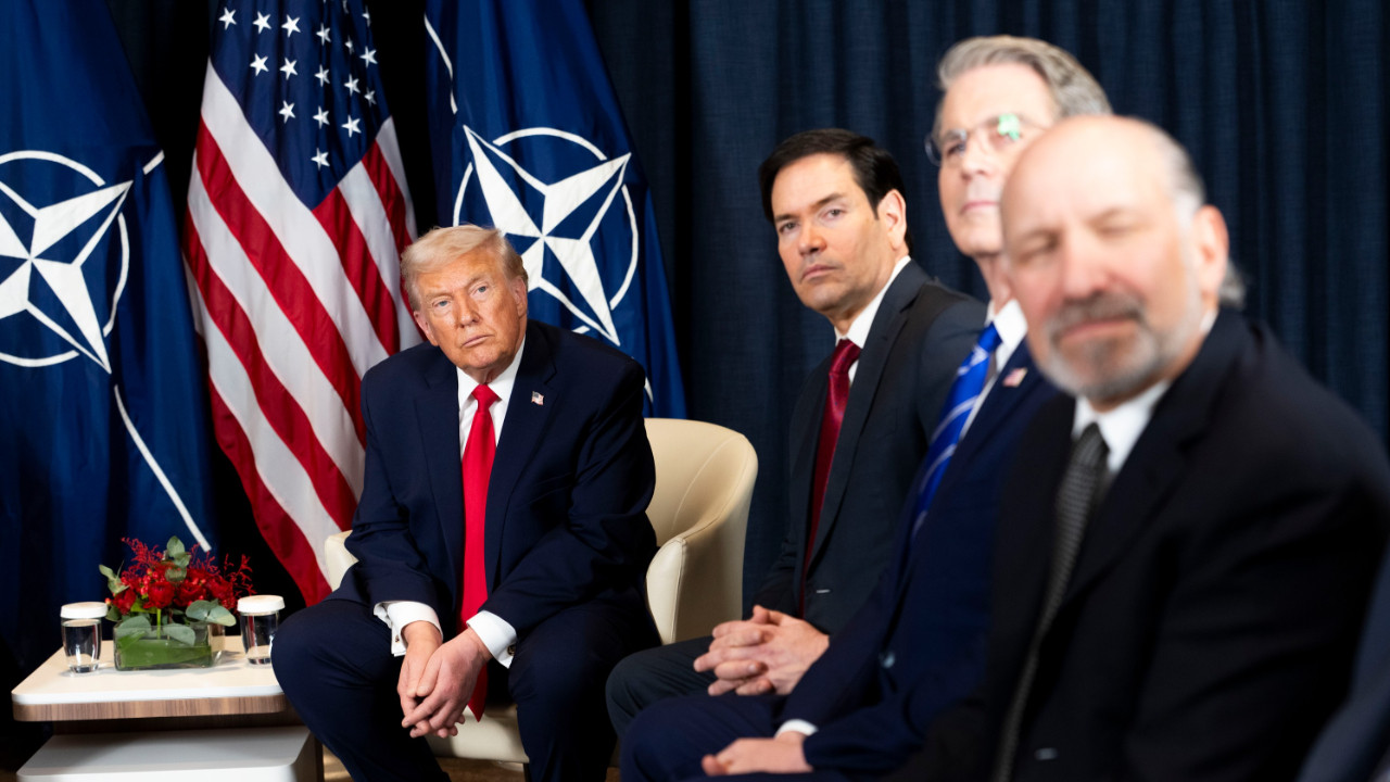 Rusya tebessümle izliyor, Trump'ın her tehdidi NATO'nun altını oyuyor (via @nytimes)