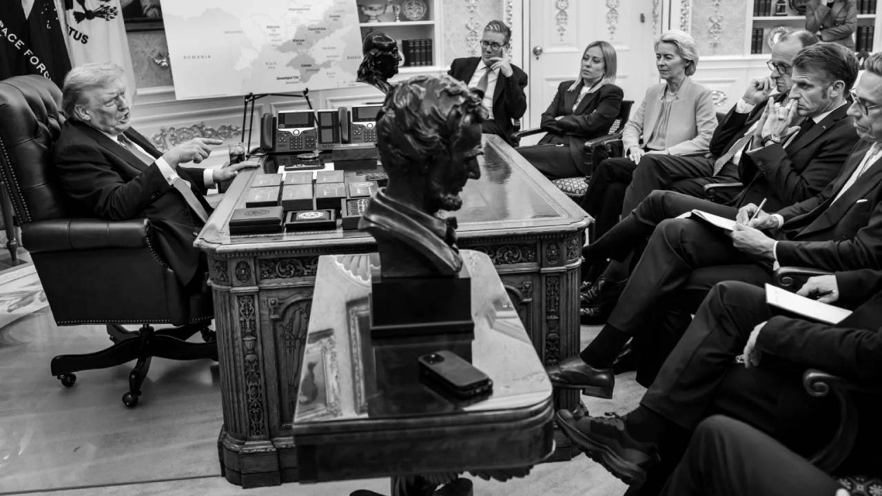 Trump 'çıkıyoruz' derse ABD NATO'dan gerçekten ayrılabilir mi?

1966 yılında Fransa benzer bir senaryoyu denemişti...