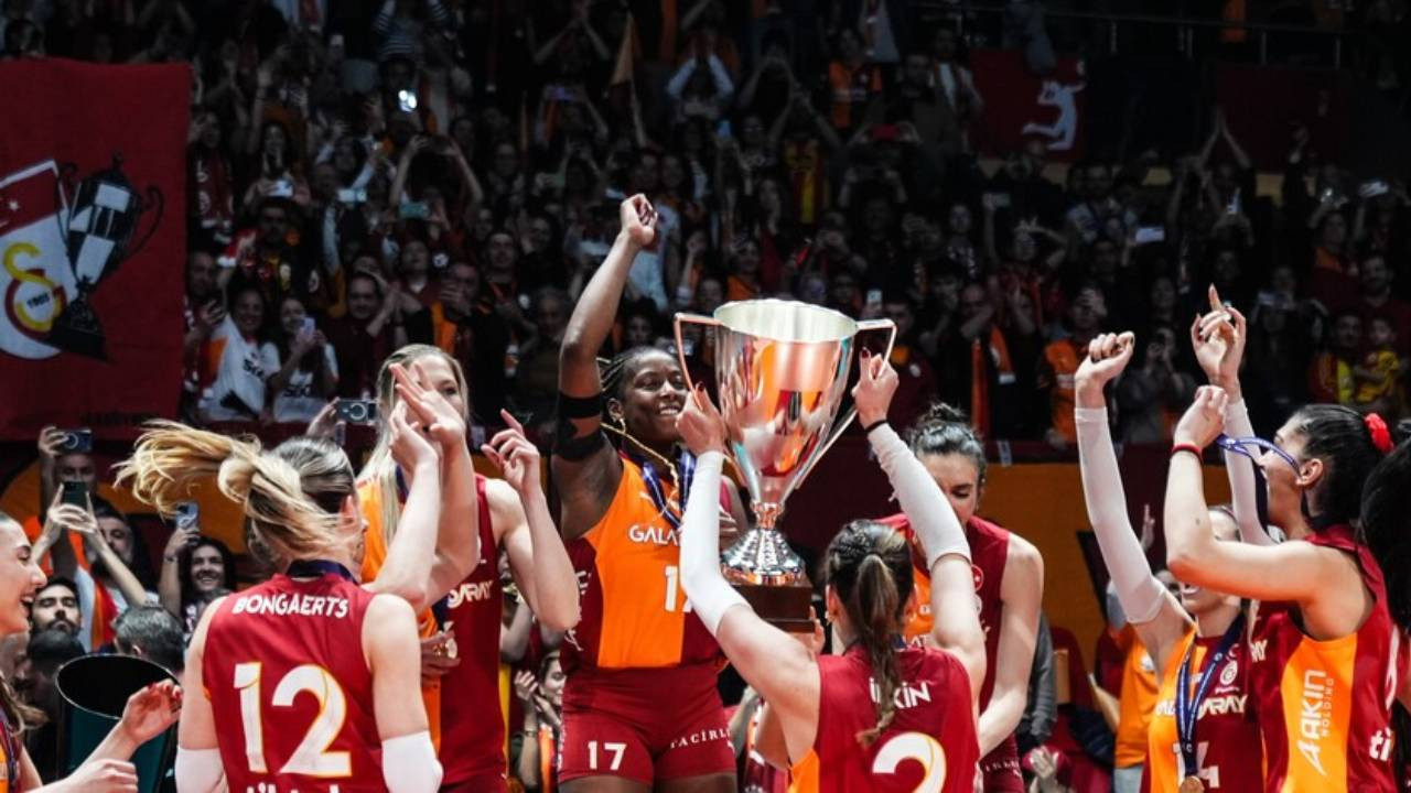 Galatasaray Avrupa'da 3 branşta kupa kazanan tek Türk takım oldu