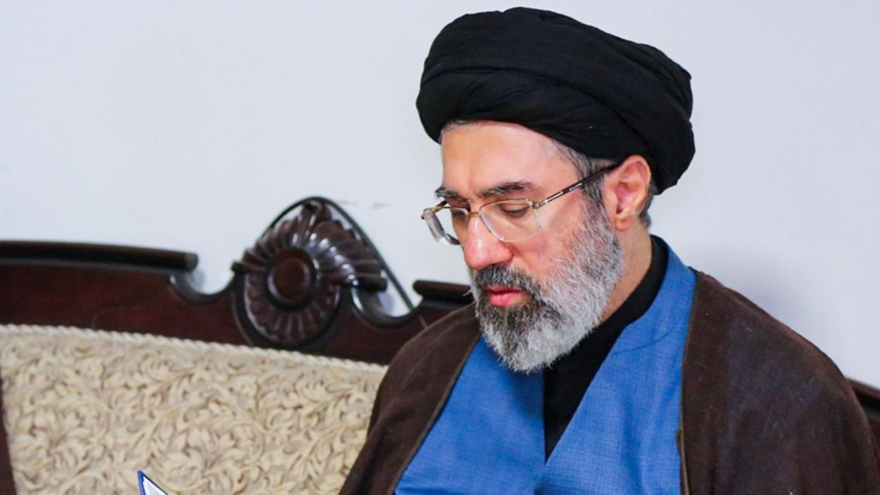 Reuters: Mücteba Hamaney'in yüzü deforme oldu, bacağından ağır yaralı