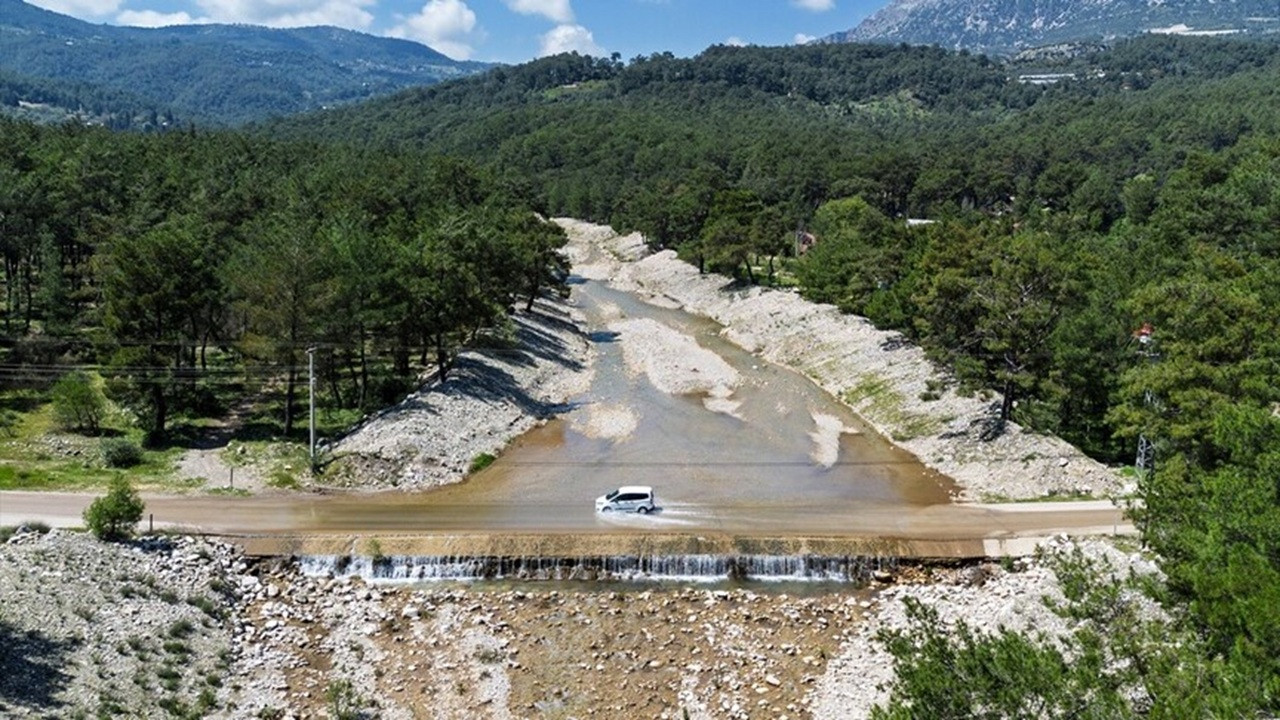 Antalya'da yağışlar Olimpos Deresi'ndeki akış süresini uzattı