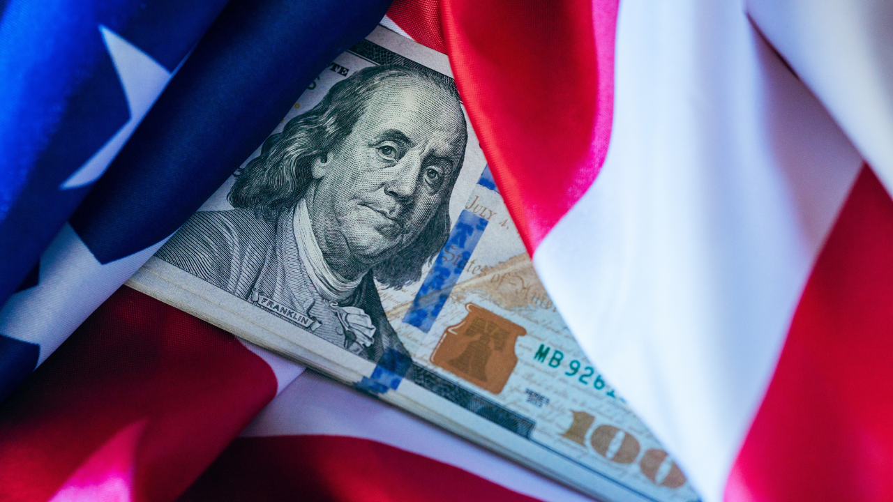 ABD-İran müzakereleri sonrası riskten kaçış: Dolar güvenli liman olarak yükselirken enerji hisseleri prim yaptı