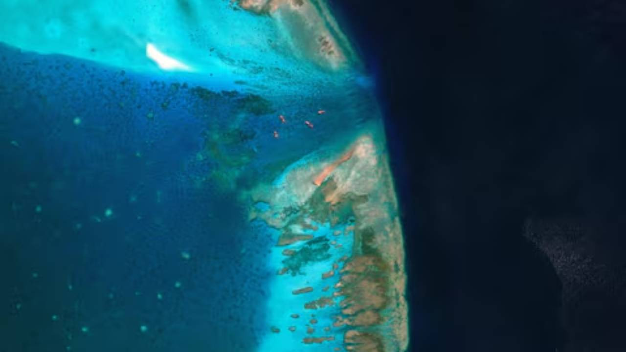 Uydudan görüntülendi:

Çin, Asya'da denizi bariyerlerle kapatmaya başladı