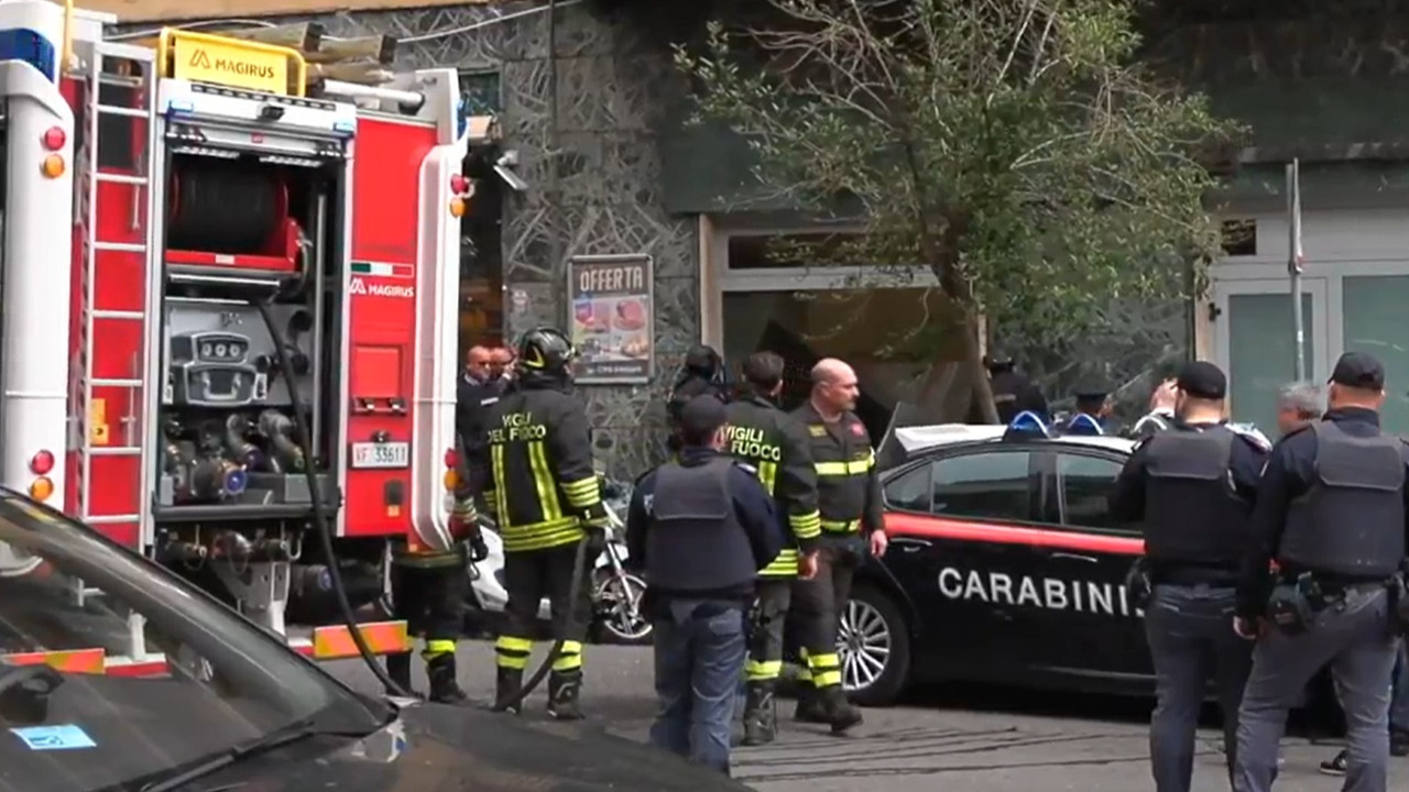 Napoli'de banka soygunu: 25 kişiyi rehin aldılar, kasaları boşaltıp kaçtılar