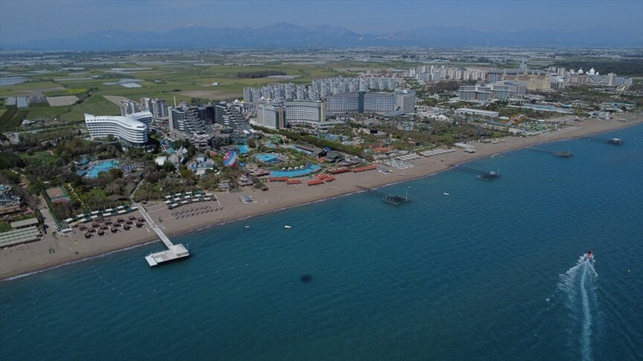 Antalya'ya gelen yabancı turist sayısı 1 milyon 250 bini geçti