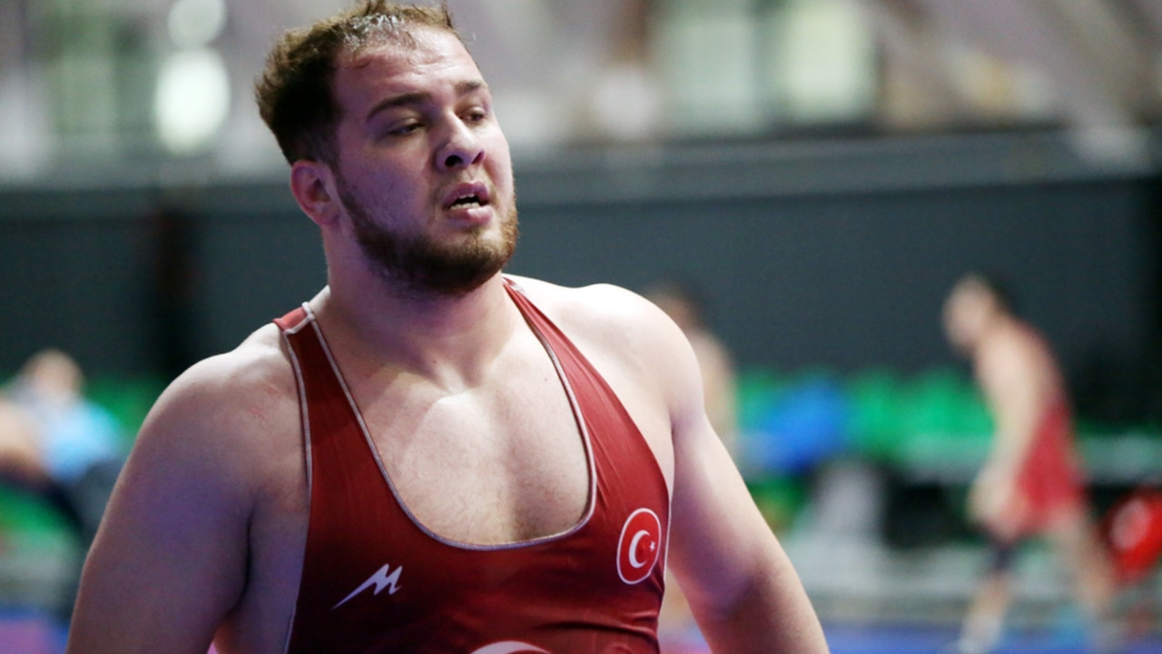 Milli güreşçi Hakan Büyükçıngıl, Avrupa üçüncüsü oldu