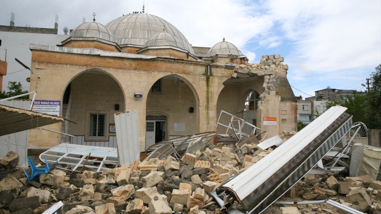 Şanlıurfa'da fırtınanın verdiği hasar gün aydınlanınca ortaya çıktı