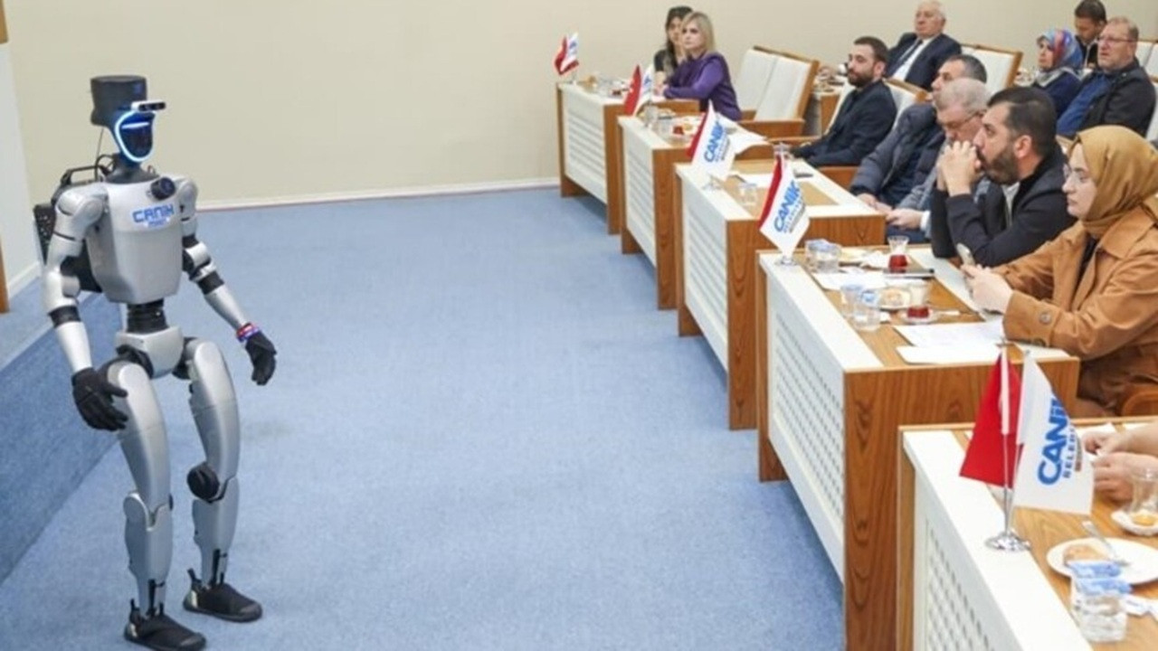 Türkiye'nin nüfusa kayıtlı ilk insansı robotu