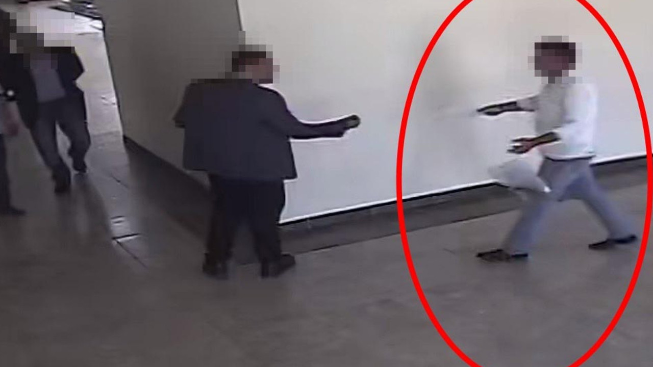 Sivrihisar Belediye Başkanı Dökmeci’ye yumruklu saldırı