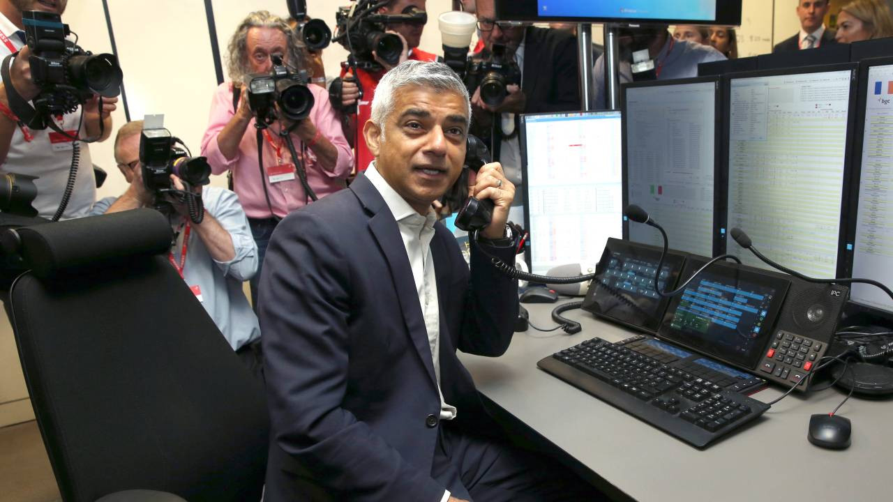 Palantir ve Sadiq Khan karşı karşıya:

Londra emniyetinde 50 milyon sterlinlik deprem