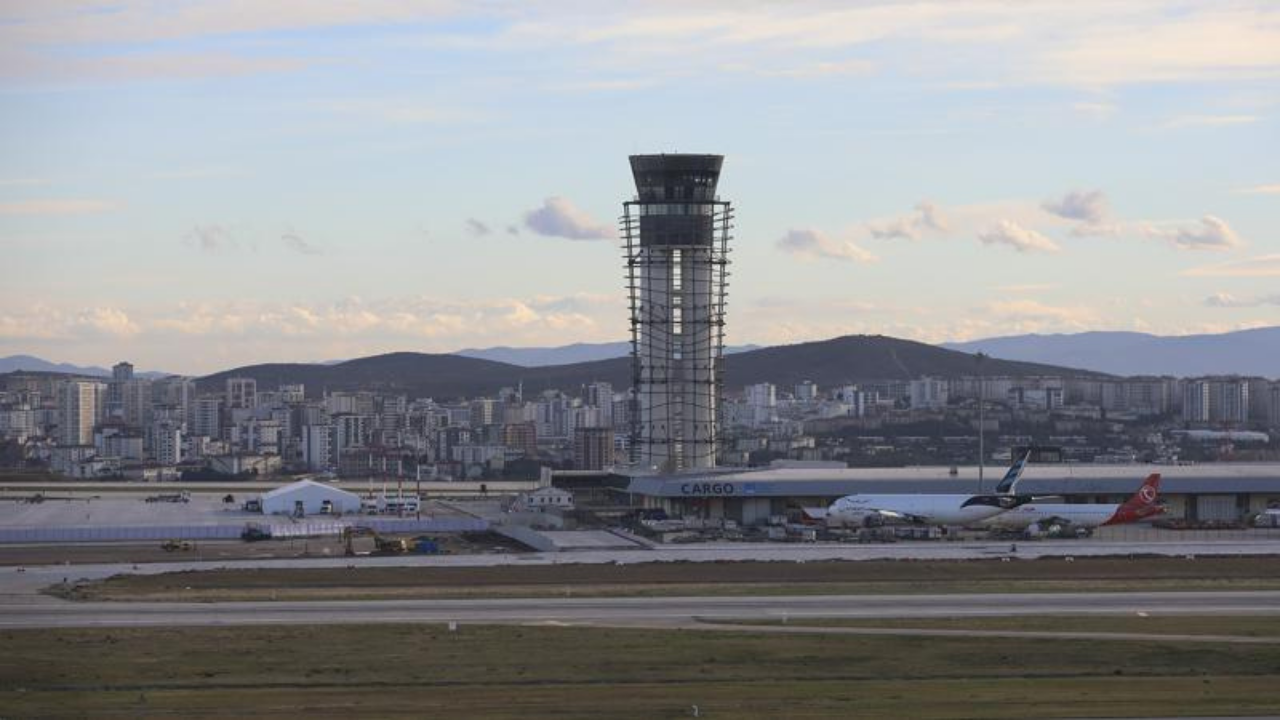Türkiye'nin nüfusundan fazla kişi uçtu: 5 ayda hava yolunda 