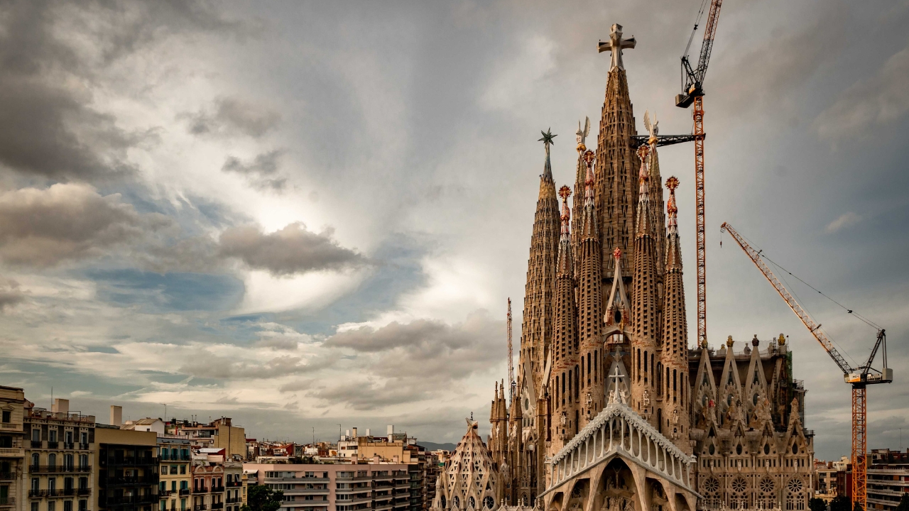 Papa Leo, dünyanın en yüksek kilisesi Sagrada Familia'yı kut