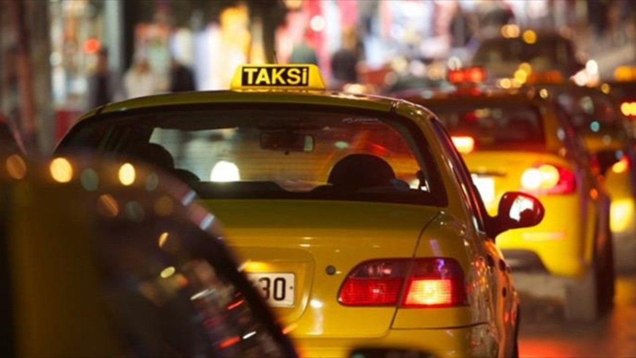 Turistten 4 bin 300 lira isteyen taksiciye 140 bin 500 lira 