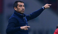 Giovanni van Bronckhorst: Galatasaray'ın neden 9-10 kişi kalmadığını anlamıyorum