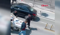 Fatih'te deprem sırasında hastayı böyle taşıdılar