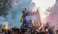Fenerbahçe Beko EuroLeague şampiyonluğunu taraftarıyla kutladı