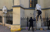 Lviv halkı olası saldırıya karşı tarihi eserleri korumaya alıyor
