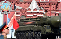 Rusya’da Zafer Bayramı provaları: Nükleer füzeler Kızıl Meydan’dan geçti