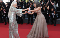 Helen Mirren ve Andie MacDowell’dan Cannes’da kırmızı halı dansı