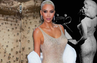 Kim Kardashian Marilyn Monroe'nun elbisesini deforme etti