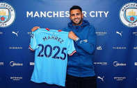 Riyad Mahrez, Manchester City ile 2025'e kadar sözleşme imzaladı