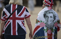 Prenses Diana 25. ölüm yıl dönümünde Londra ve Paris'te anıldı