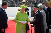 New York Times'ın baş moda yazarı yazdı: Kraliçe 2.Elizabeth ve 20. yüzyılın güçlü giyinme şekli
