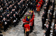 Kraliçe Elizabeth'in naaşı cenaze töreni için Westminster Abbey Kilisesi'ne getirildi